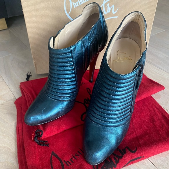 Christian Louboutin Sigourney ankle Booties 40 - Picture 3 of 9